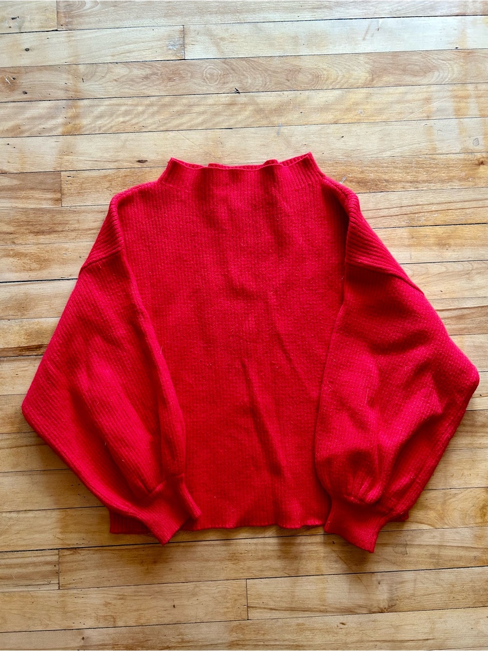 Line & Dot red mock neck ribbed sweater with valloon sleeves